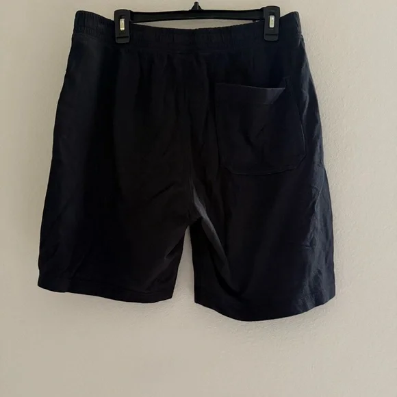 Uniqlo Men's Black Shorts Size Large - Picture 2 of 2